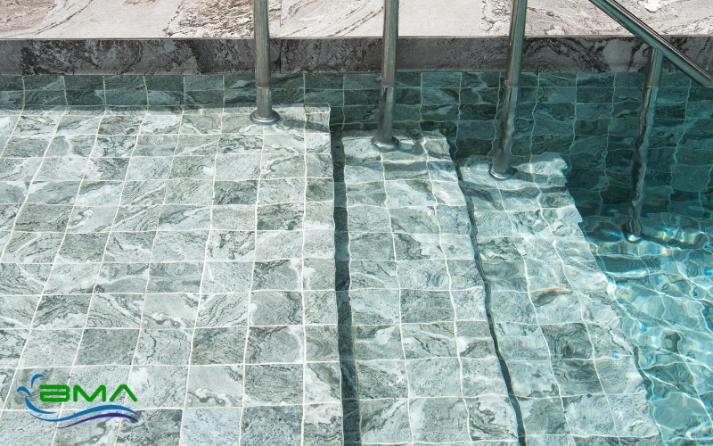 Gạch ốp bể bơi