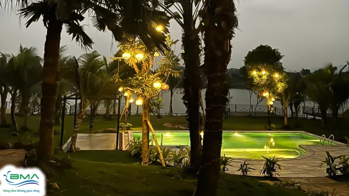 Đen bể bơi Aman Villa Hồ Đồng Mô